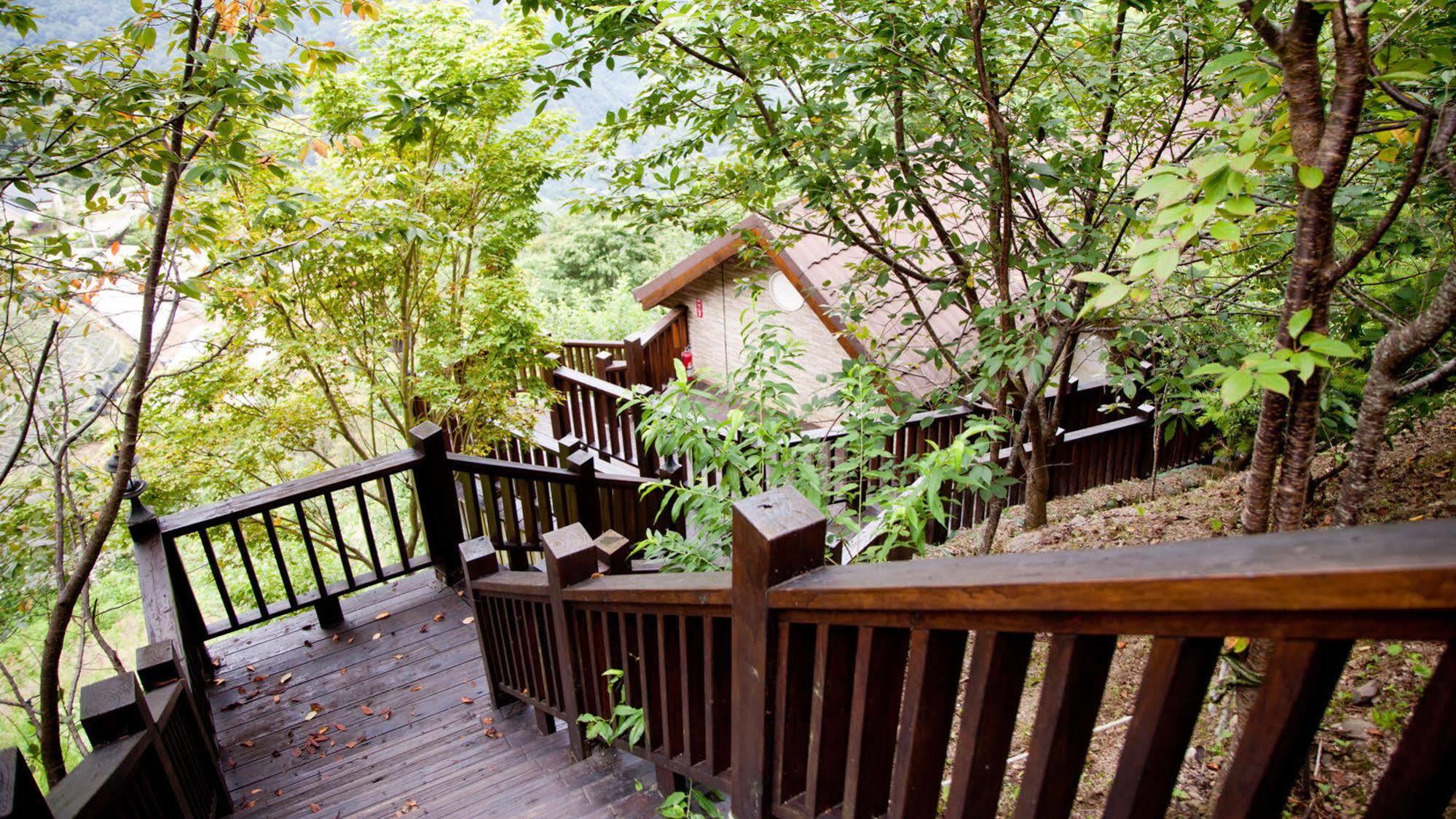 Spring Ground Resort Ренай Экстерьер фото